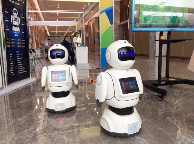 中国服务机器人市场已占全球市场的 1 / 4 以上