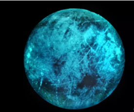 木星的海洋卫星欧罗巴可能会在黑暗中发光