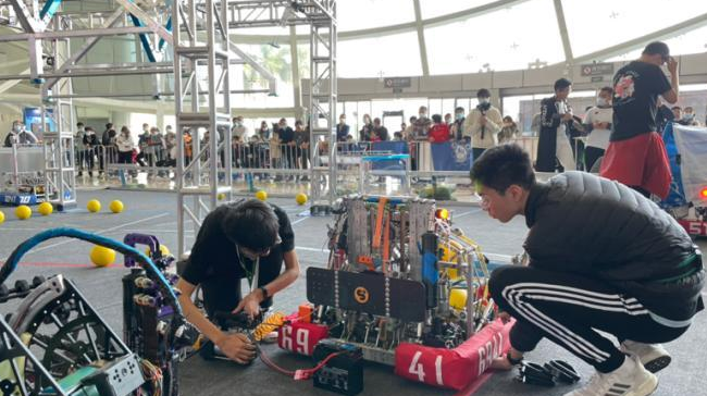 青少年工业级机器人竞赛在穗开启 汇聚二十多支强队“比武”
