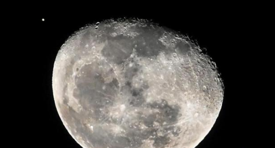 送第一个女性上月球！贝索斯推出了布登月引擎测试视频