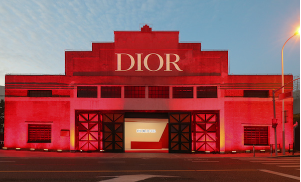  全新Dior Diolie蓝色金色唇膏大规模发行