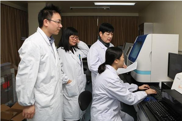 上海专家成功地发明了综合PGT技术，一次阻断多种遗传病，以减少出生缺陷