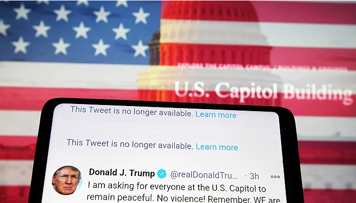 扰乱国会山：美国政治乱象是因为特朗普“推特治国”吗？