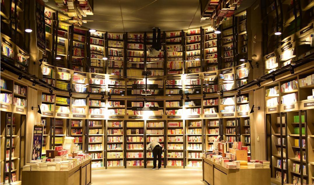 网红书店，书会成为“拍照道具”吗？