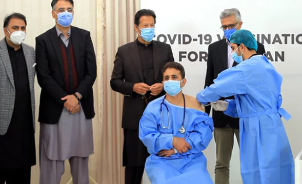 巴基斯坦开始新冠疫苗接种 ,总理出席仪式感谢中国