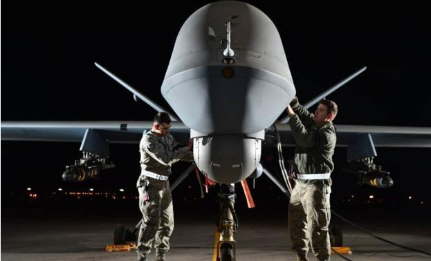 伊朗展示新型无人机，满挂导弹外形很像美国的“捕食者”