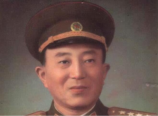 新中国第一任公安部的部长是谁？