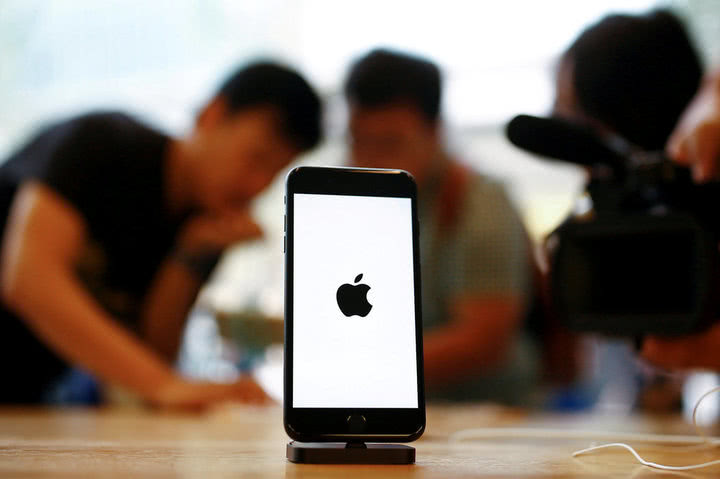 苹果发布iOS 13.5正式版：优化戴口罩解锁手机的方式