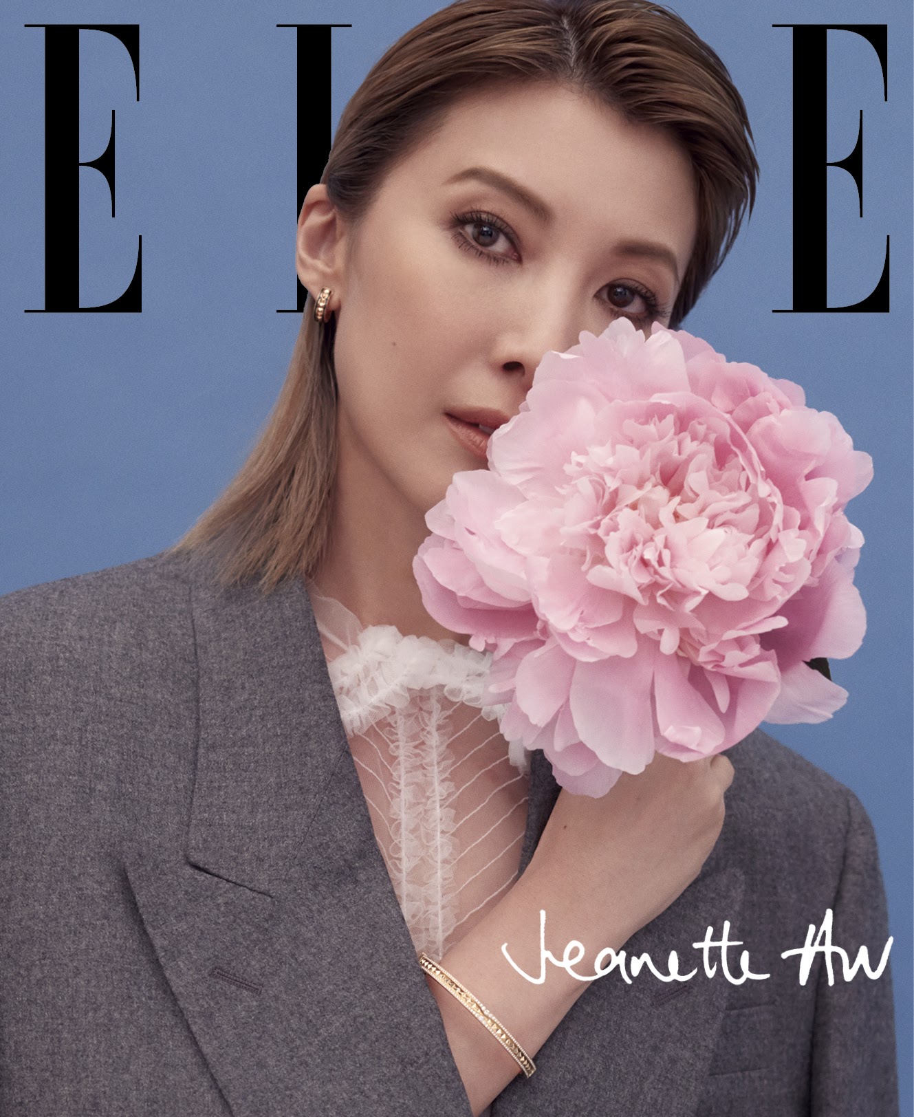 欧萱登上ELLE新加坡8月杂志封面