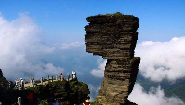 位于两千年多米高“悬崖寺庙”，曾一度被人忽视